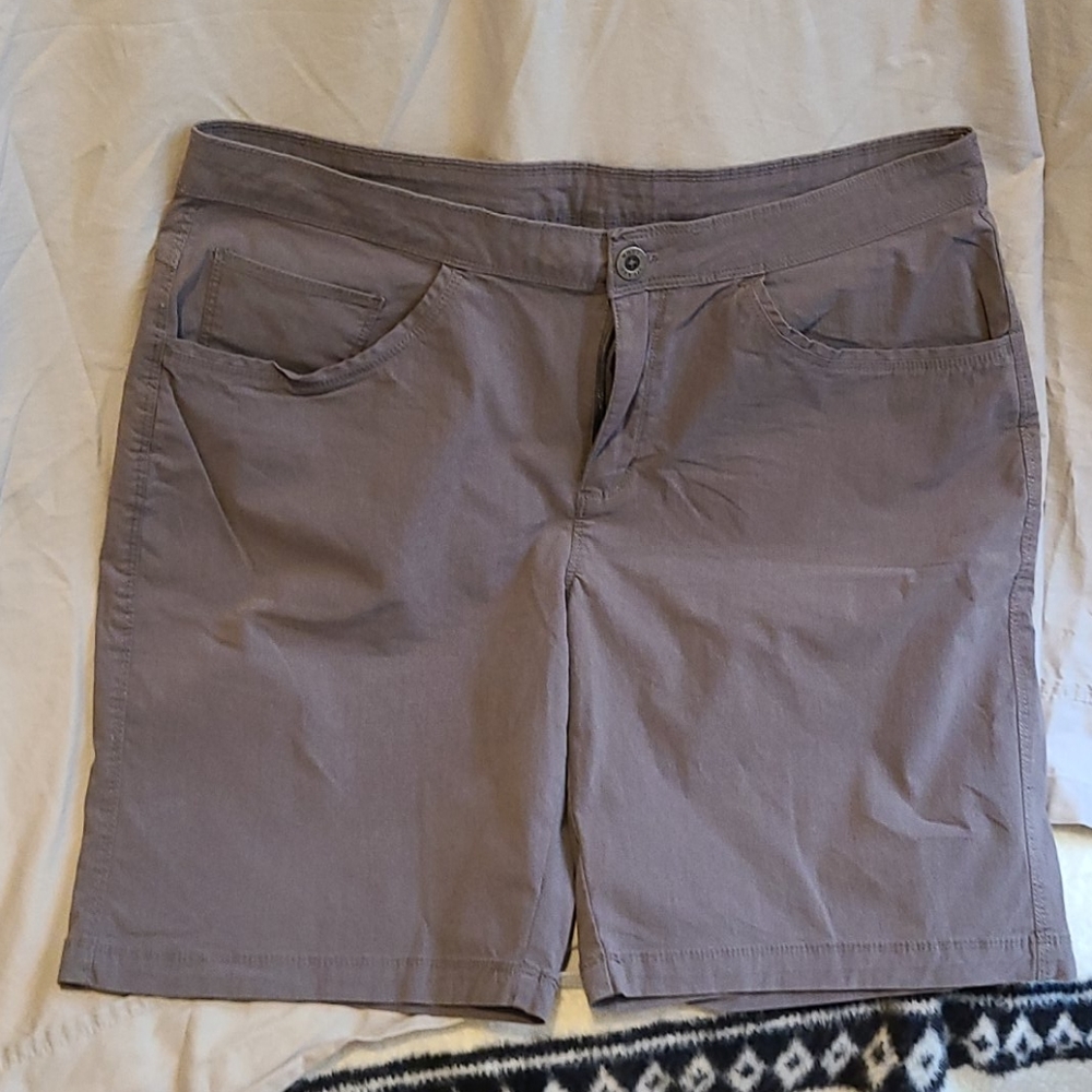 White Sierra Shorts Size 10